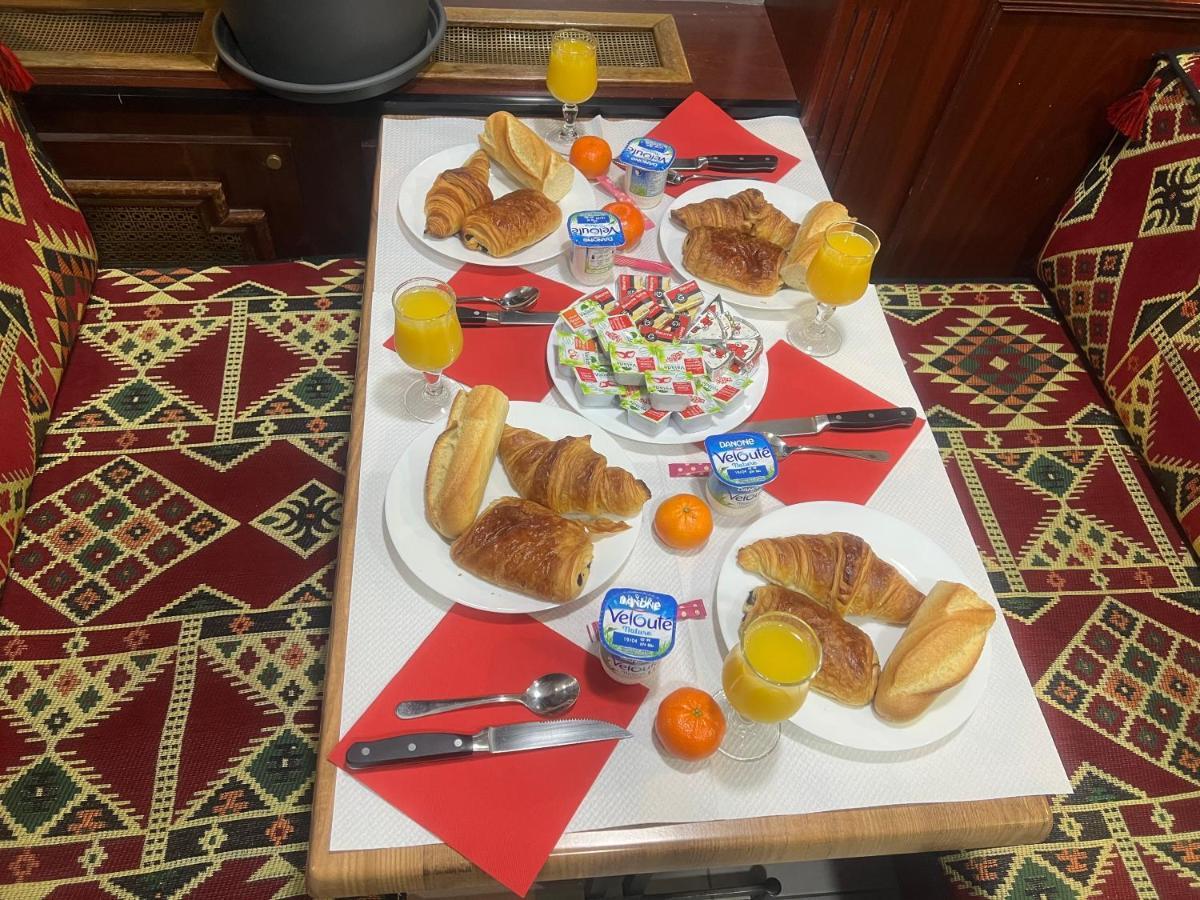 Hotel Le Bon Moine Реймс Экстерьер фото
